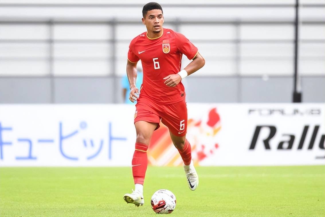 转会期葡超传出新动向;广州队篮板制胜;管理层表态:气氛紧张;高层口径保持一致的简单介绍 转会期葡超传出新动向;广州队篮板制胜;管理层表态:气氛紧张;高层口径保持一致的简单介绍