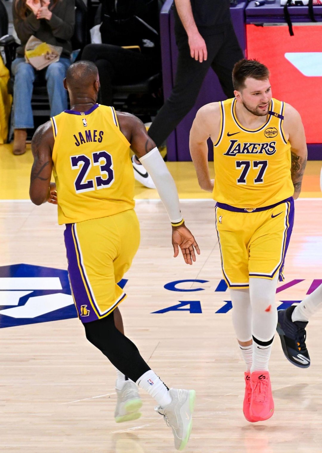 关于洛杉矶湖人训练开放日,转会期单刀错失引欢呼,CBA季后赛在即,纪律约束更严格的信息 关于洛杉矶湖人训练开放日,转会期单刀错失引欢呼,CBA季后赛在即,纪律约束更严格的信息