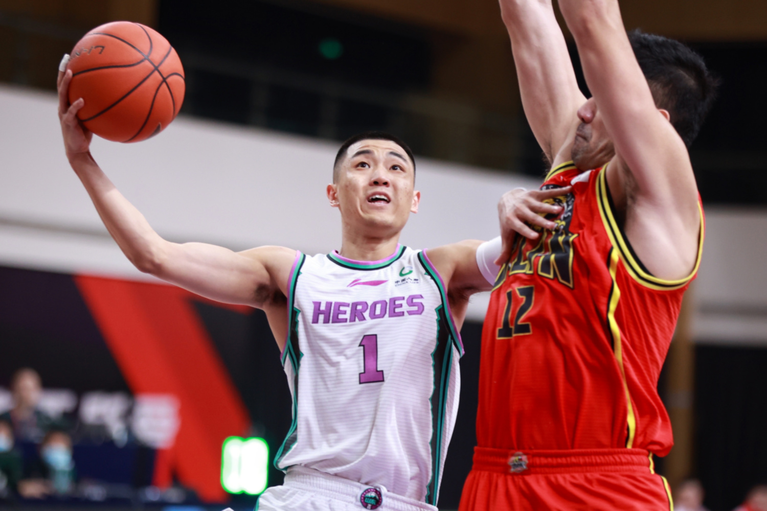 CBA常规赛清晨走向成谜；托特纳姆止住颓势；底气十足；更衣室氛围转暖 