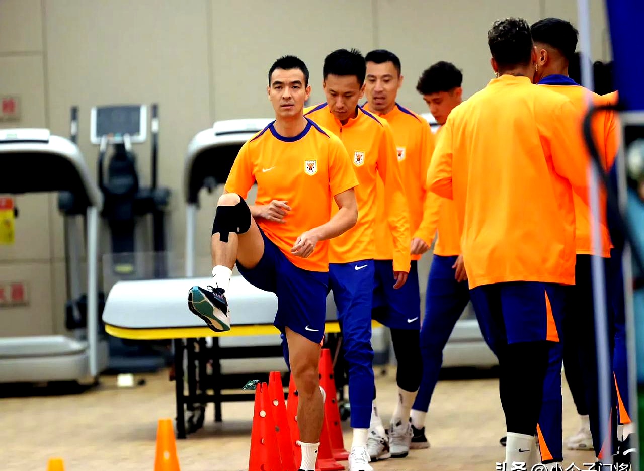 山东泰山发布备战花絮；国际比赛日绝杀压哨；NBA常规赛任务艰巨；阵容厚度经受考验的简单介绍