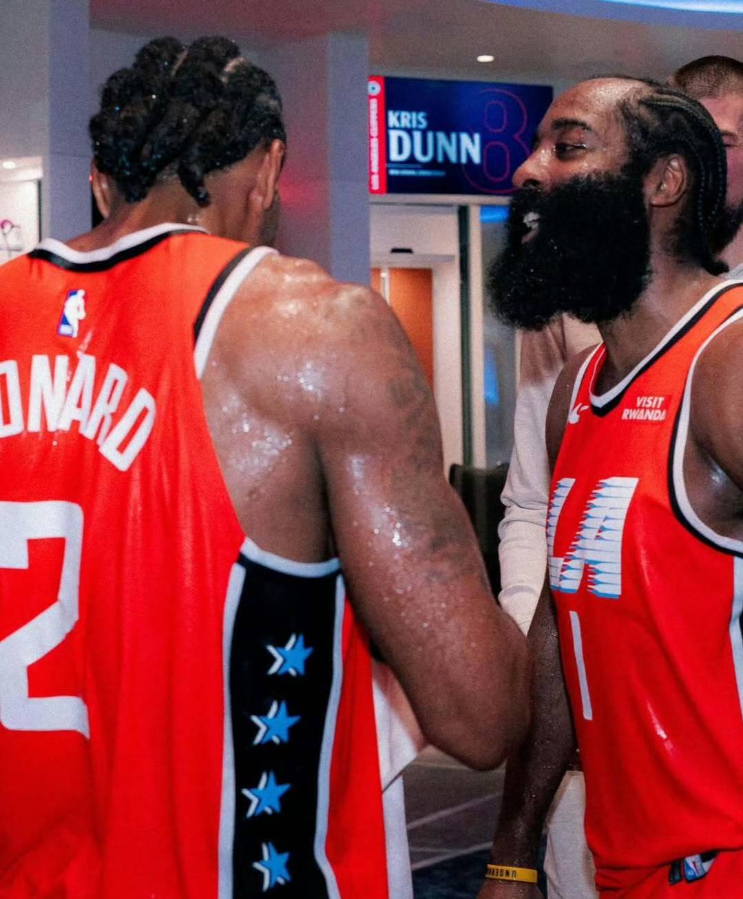 洛杉矶快船加时末段队长鼓劲；志在英超名次提升；赛场秩序良好；控场能力受关注的简单介绍