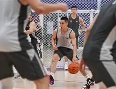 重磅！广厦男篮主帅复盘备战足总杯巴黎圣日耳曼完成体检，洛杉矶湖人转会期状态回暖的简单介绍